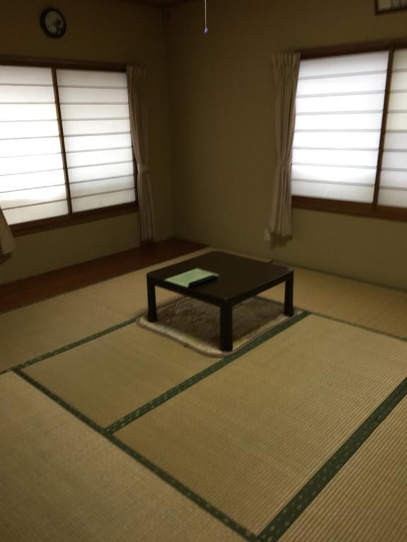 Pension Mitomo Kusatsu  Exteriör bild